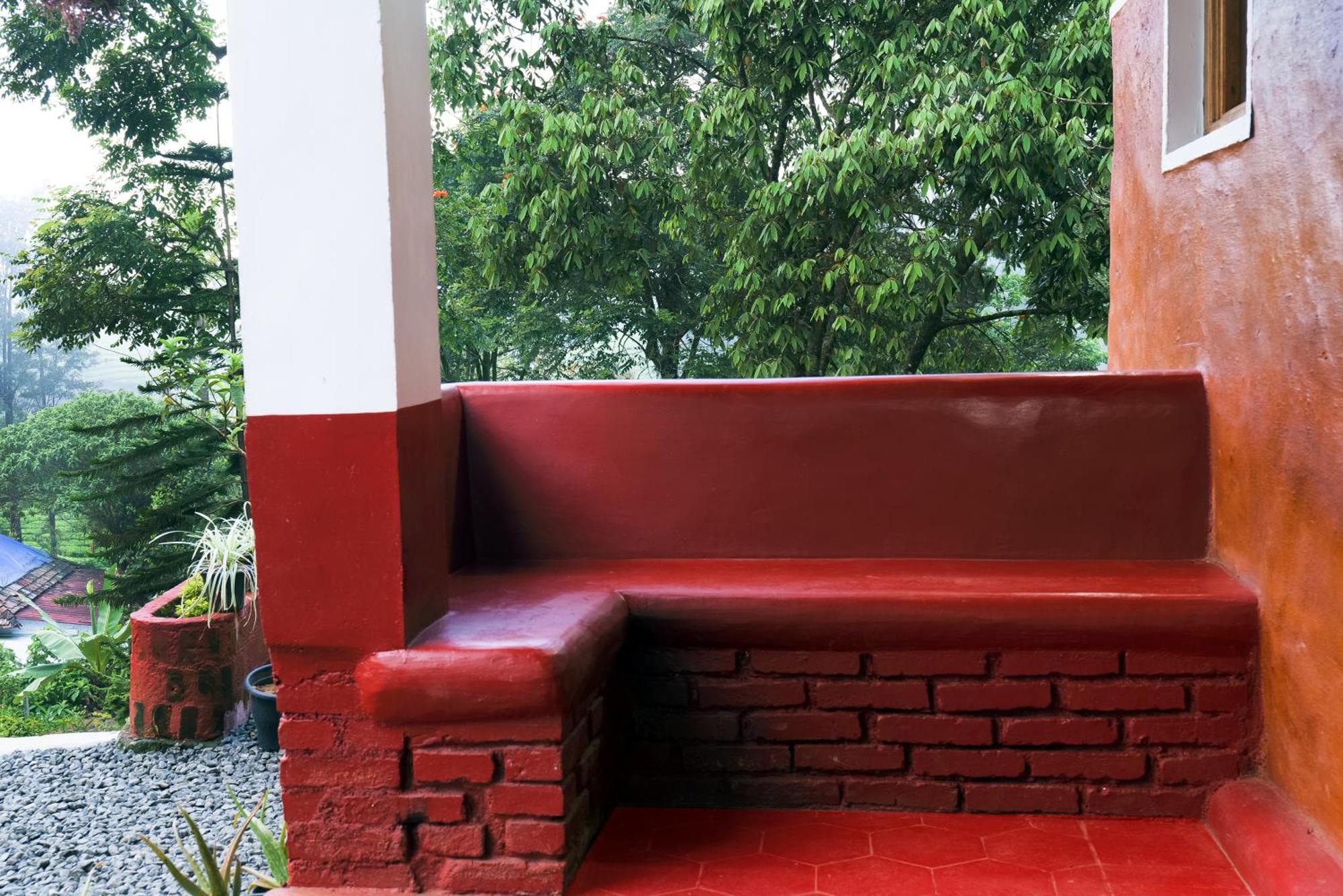 Exotica Holidays Hotel Viripara Exterior photo