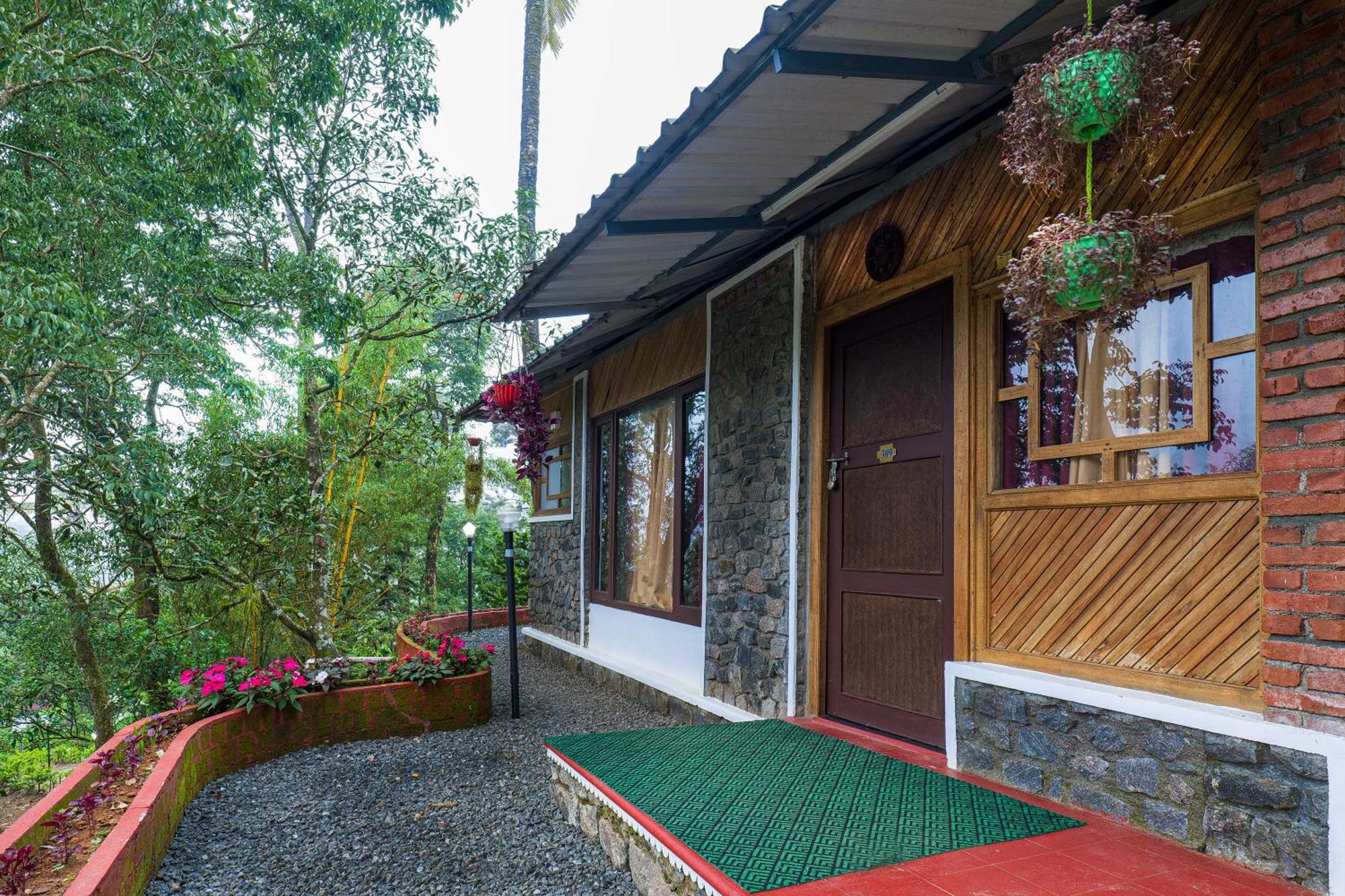 Exotica Holidays Hotel Viripara Exterior photo
