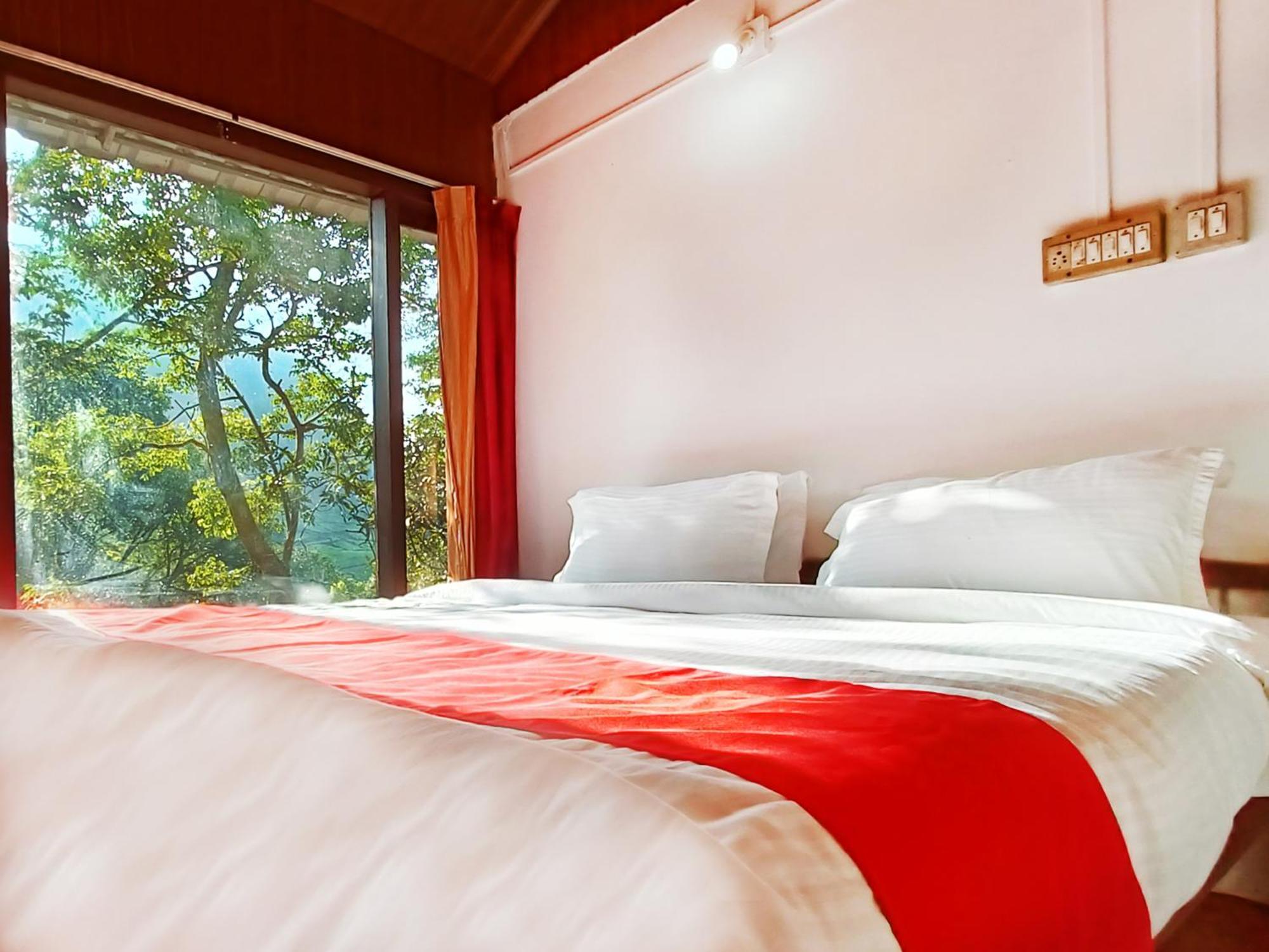 Exotica Holidays Hotel Viripara Exterior photo