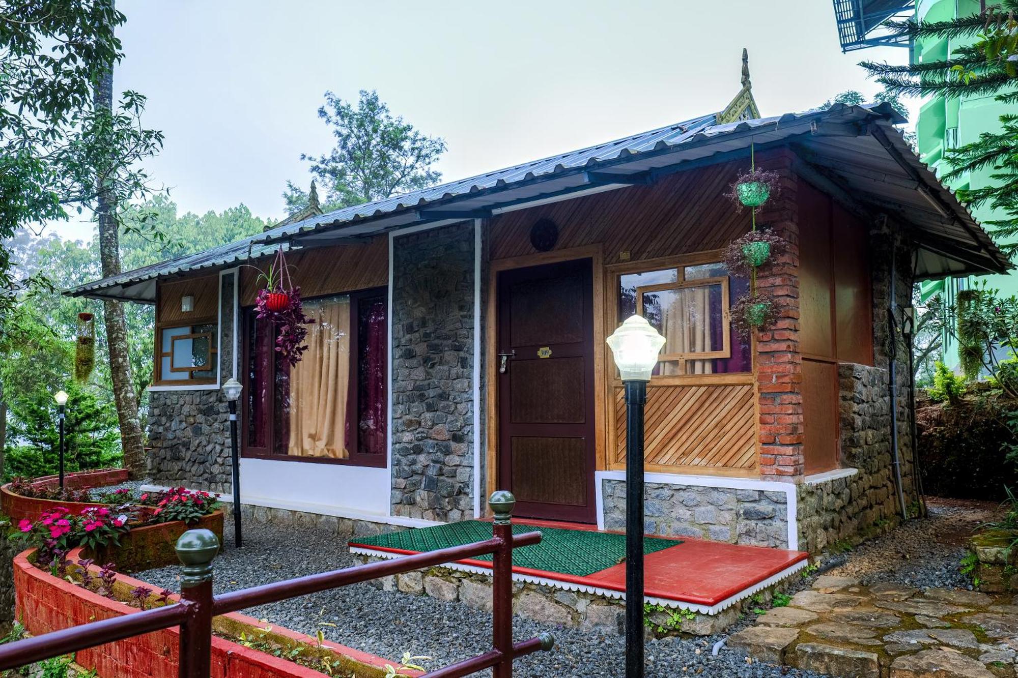Exotica Holidays Hotel Viripara Exterior photo